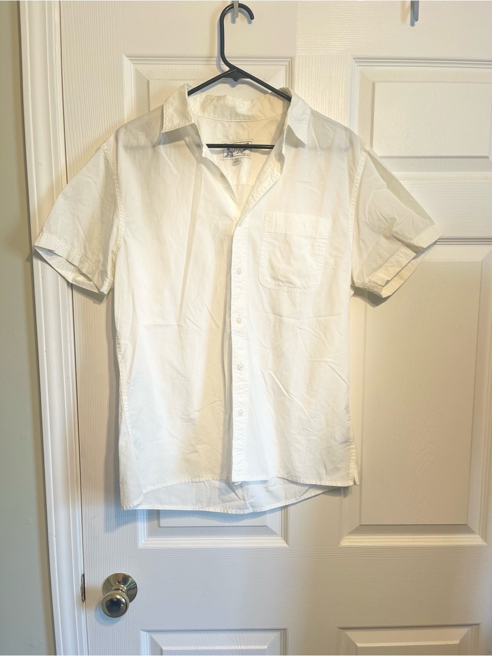 American Eagle Outfitters White Short-Sleeve Button-Down Shirt